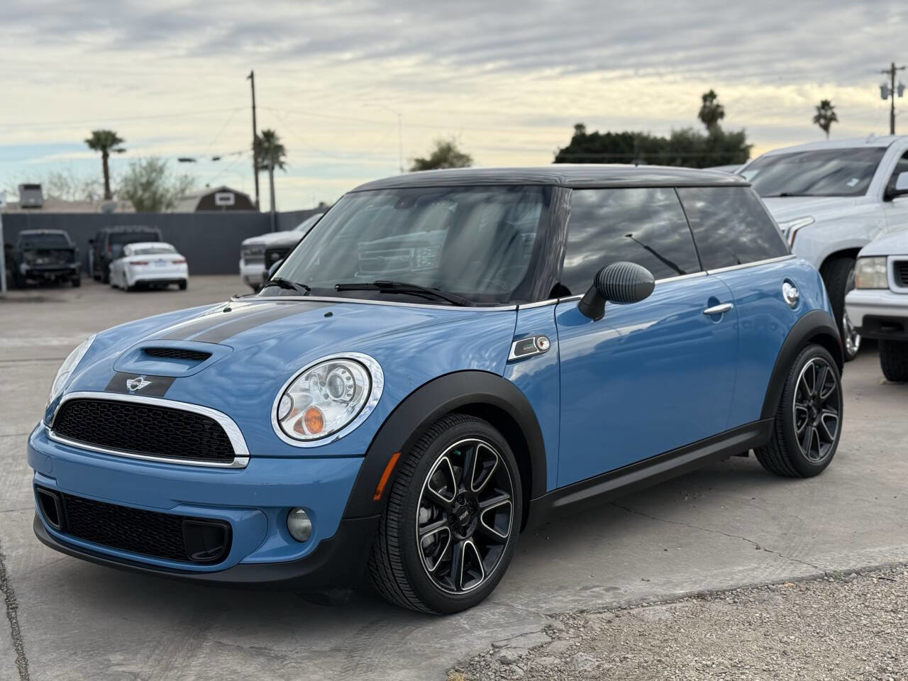 Used 2013 MINI Cooper S image 1