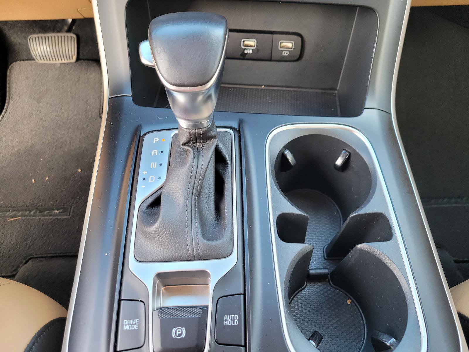 Used 2024 Kia Carnival LX image 26