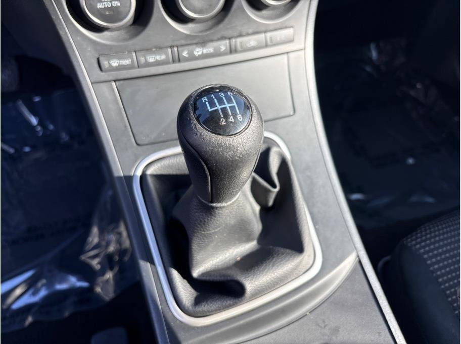 Used 2013 MAZDA MAZDA3 i Touring image 20