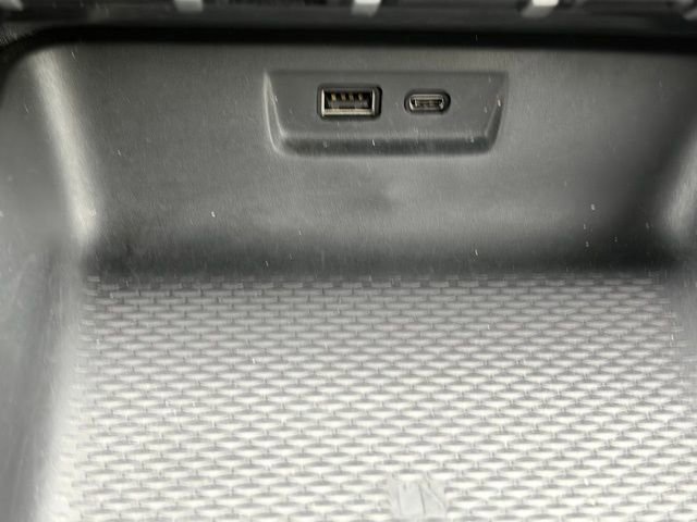 Used 2025 GMC Terrain Elevation image 22