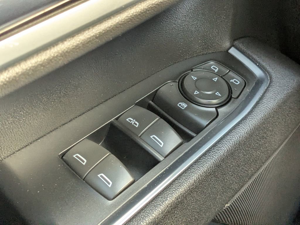 Used 2025 Chevrolet Silverado 2500 LT w/ Convenience Package image 22