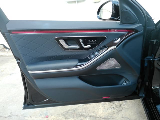 Used 2024 Mercedes-Benz S 580e 4MATIC Sedan image 15