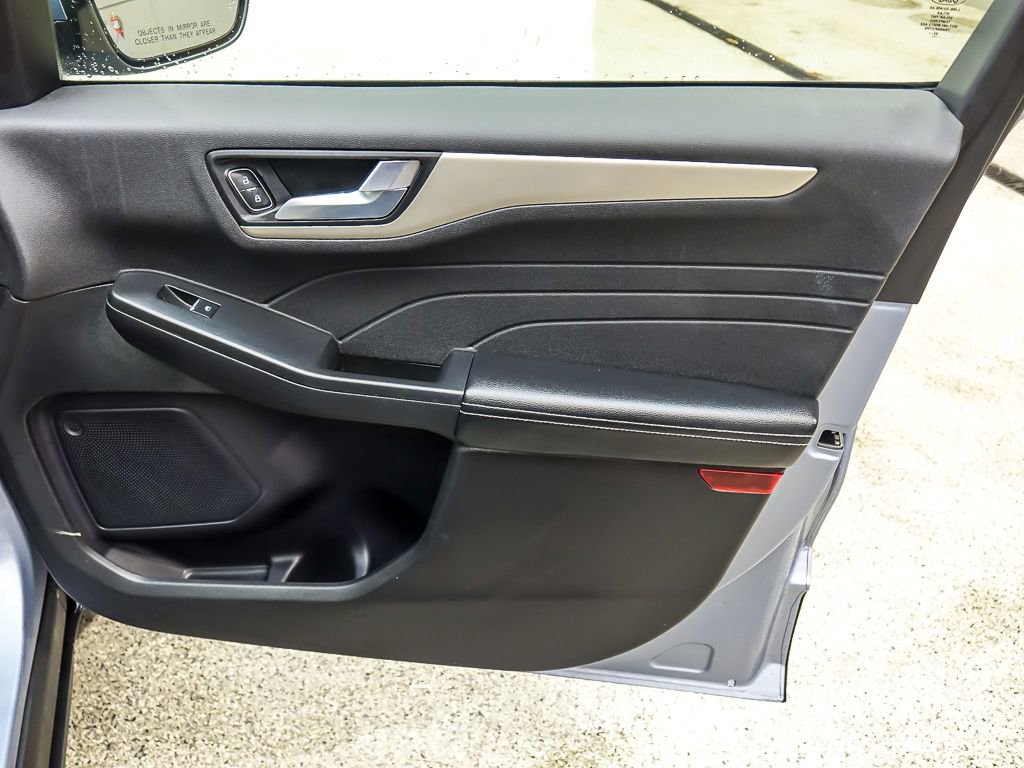 Used 2022 Ford Escape SEL w/ Technology Package FWD image 27