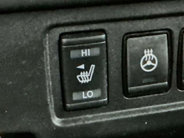 Used 2023 Nissan Frontier PRO-4X w/ Pro Convenience Package AWD/4WD image 18