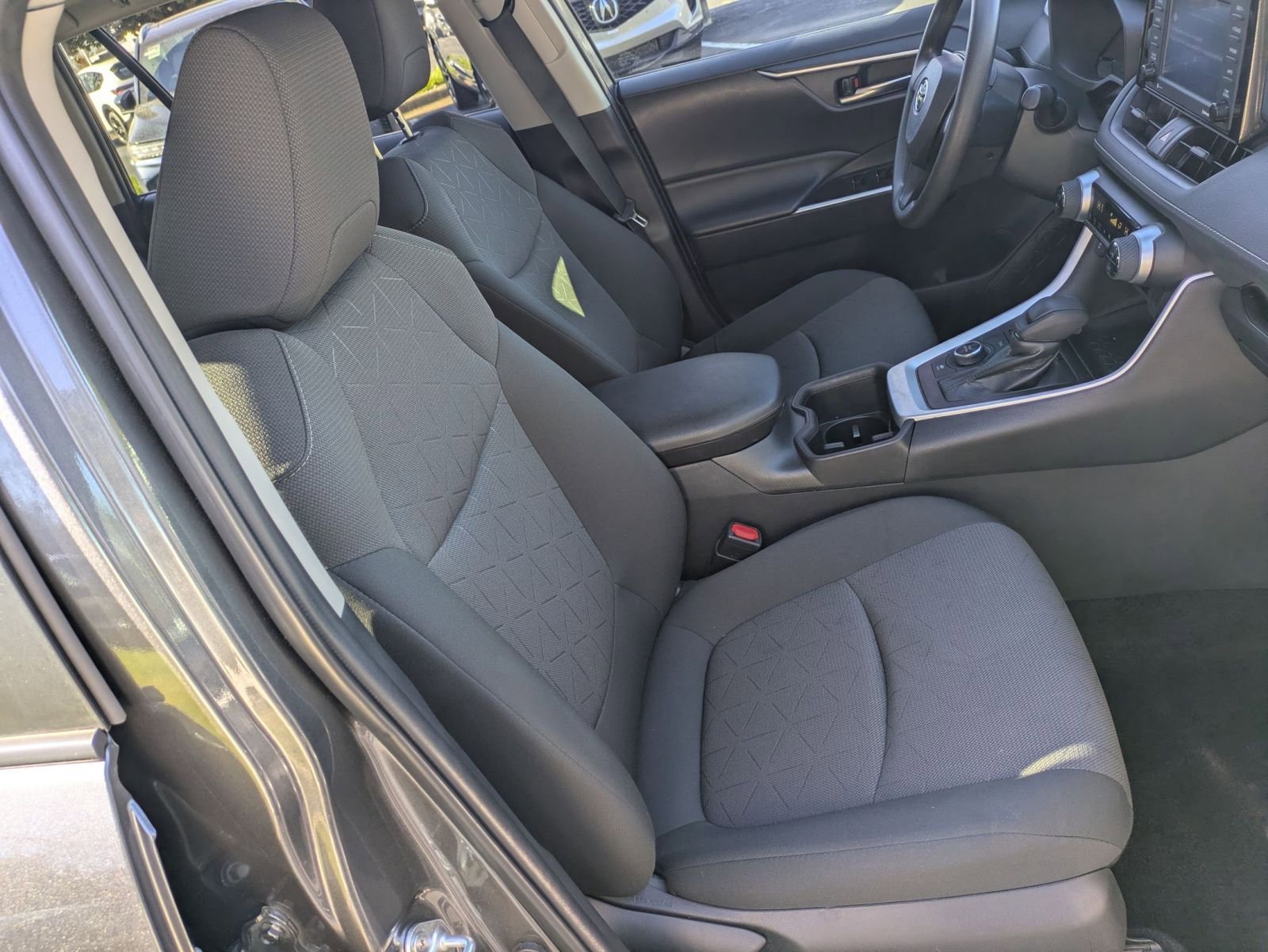 Used 2022 Toyota RAV4 XLE image 27