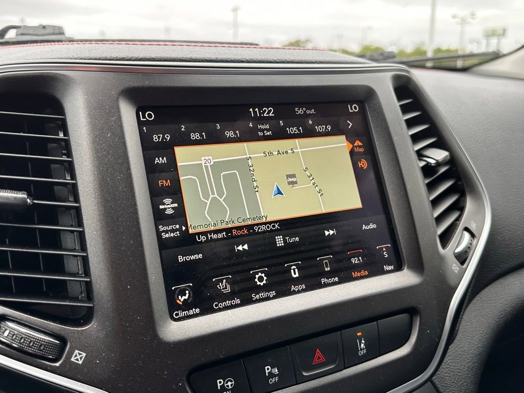 Used 2019 Jeep Cherokee Trailhawk AWD/4WD image 29