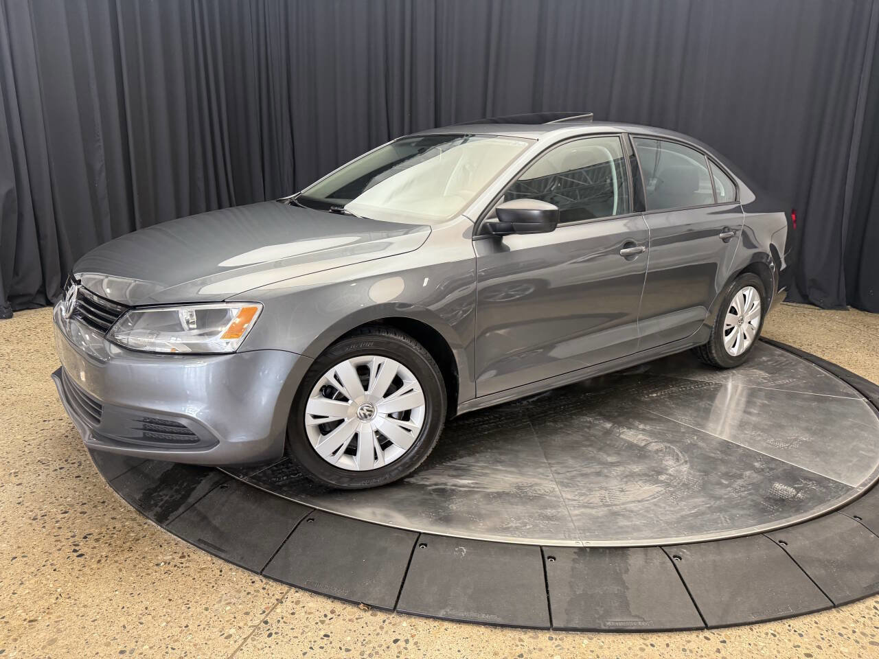 Used 2013 Volkswagen Jetta S FWD image 2