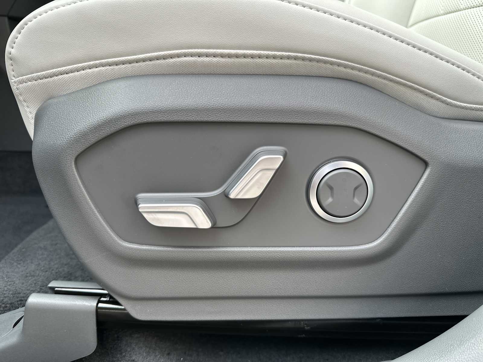 New 2026 Hyundai Santa Fe SEL FWD image 9