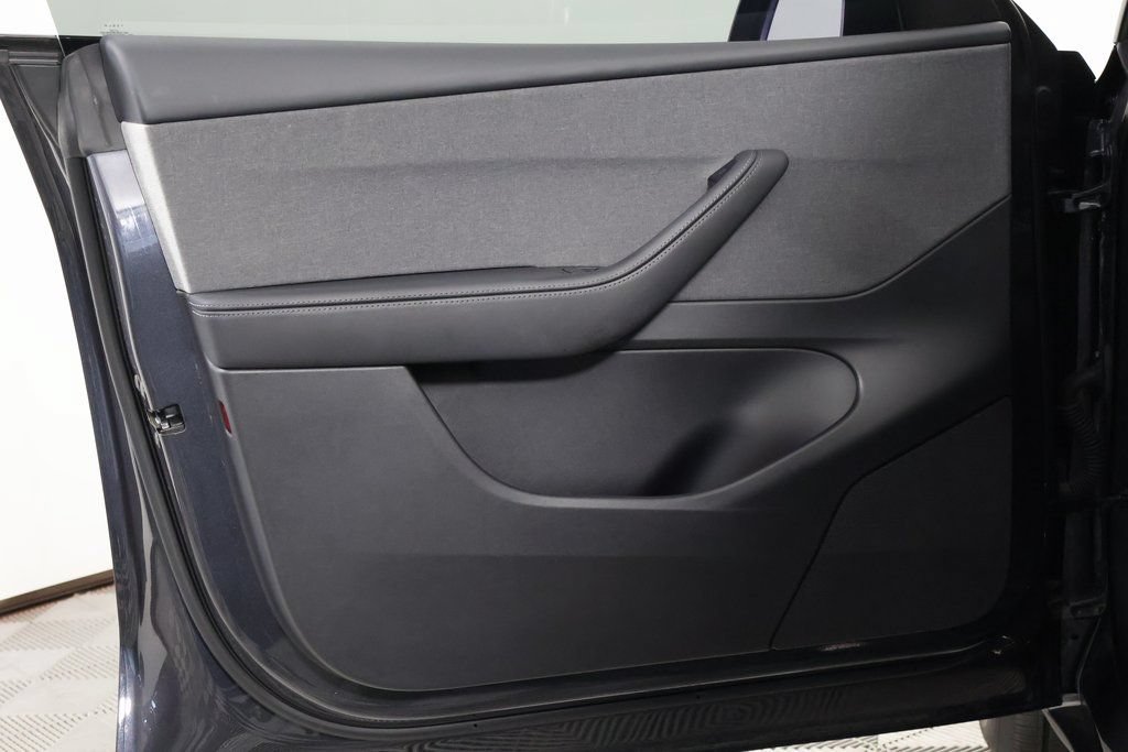 Used 2026 Tesla Model Y 2WD image 12