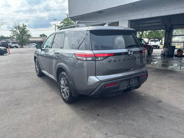 Used 2023 Nissan Pathfinder SV w/ SV Premium Package AWD/4WD image 4