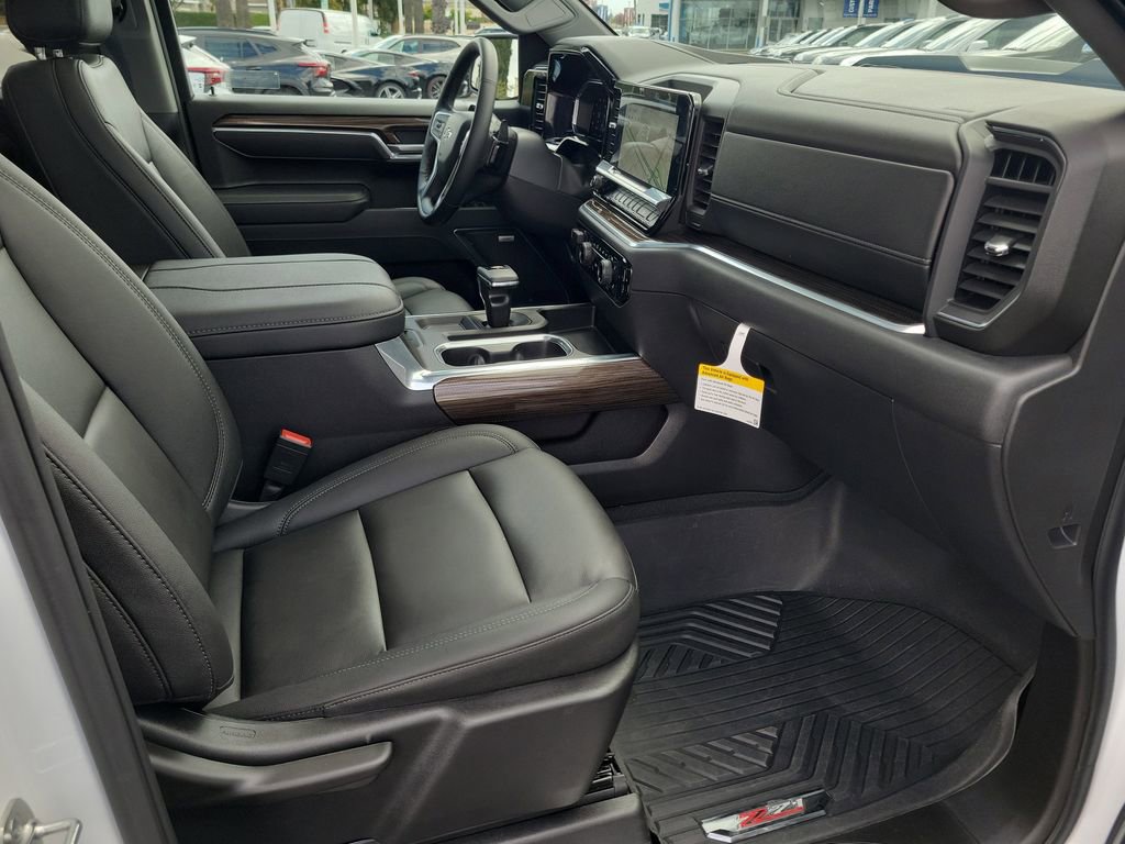Used 2026 Chevrolet Silverado 1500 LT Trail Boss w/ LT Trail Boss Premium Package AWD/4WD image 19