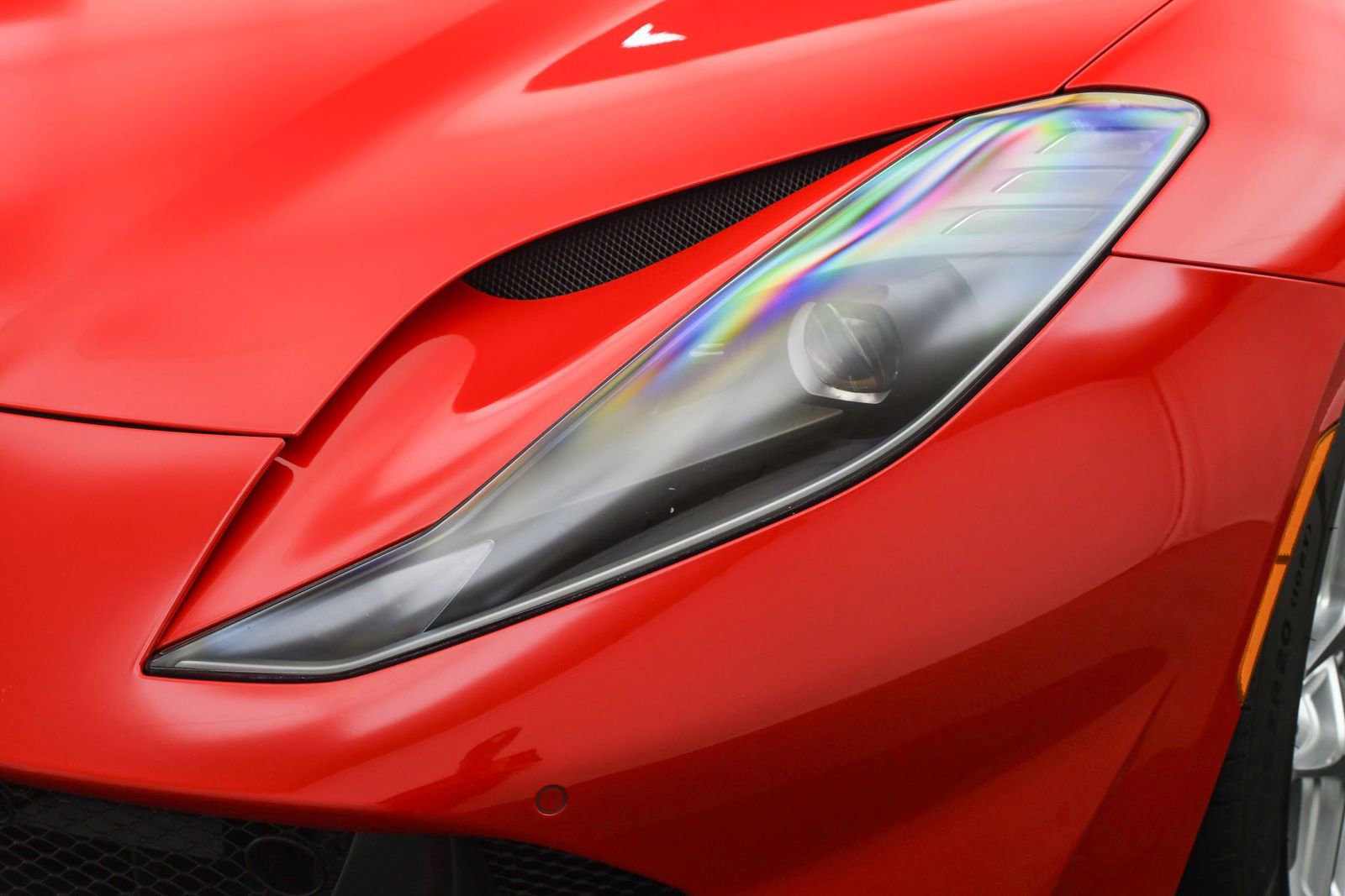 Used 2018 Ferrari 812 Superfast RWD image 34
