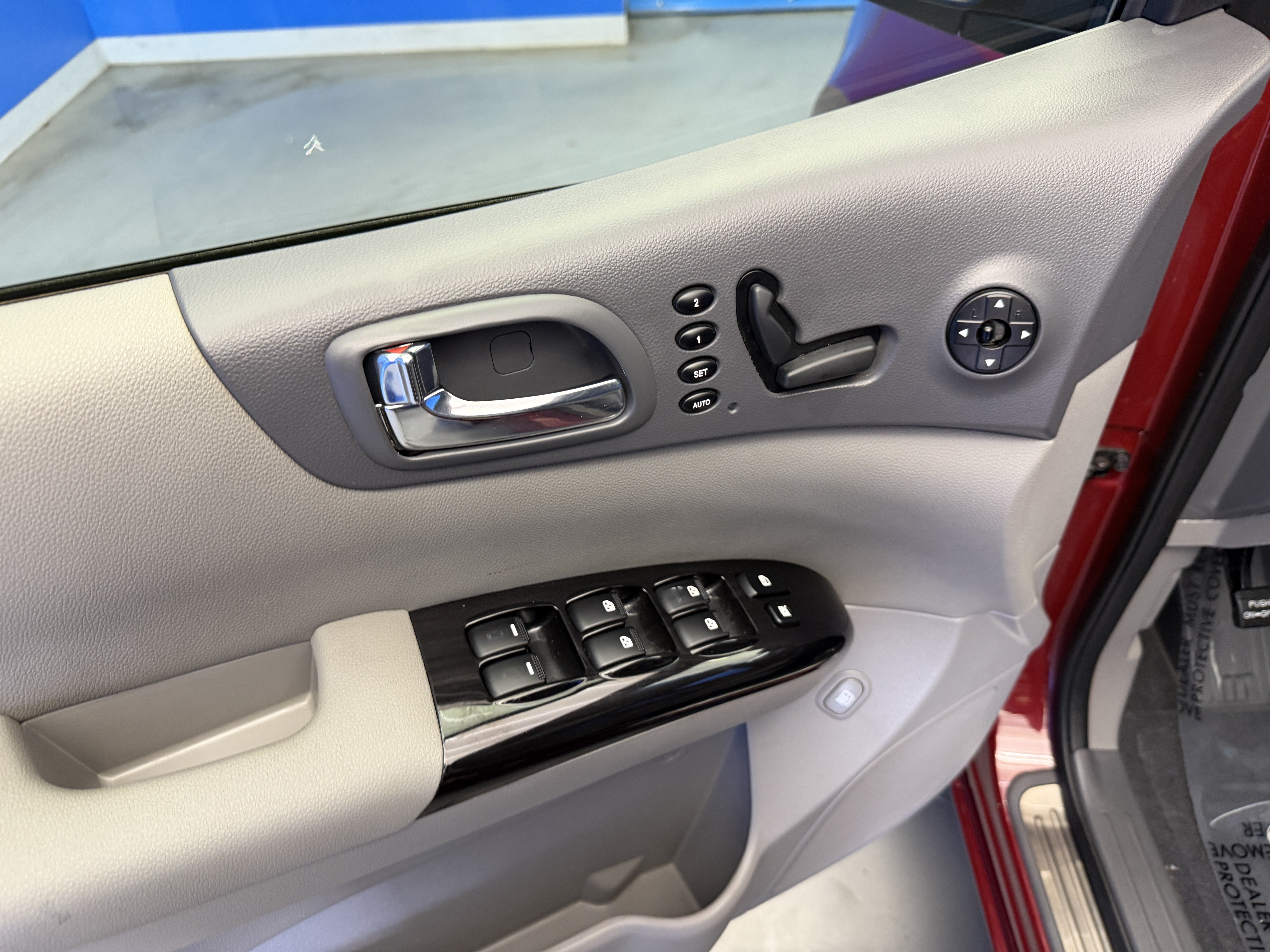 Used 2014 Kia Sedona EX w/ Navigation Package FWD image 10