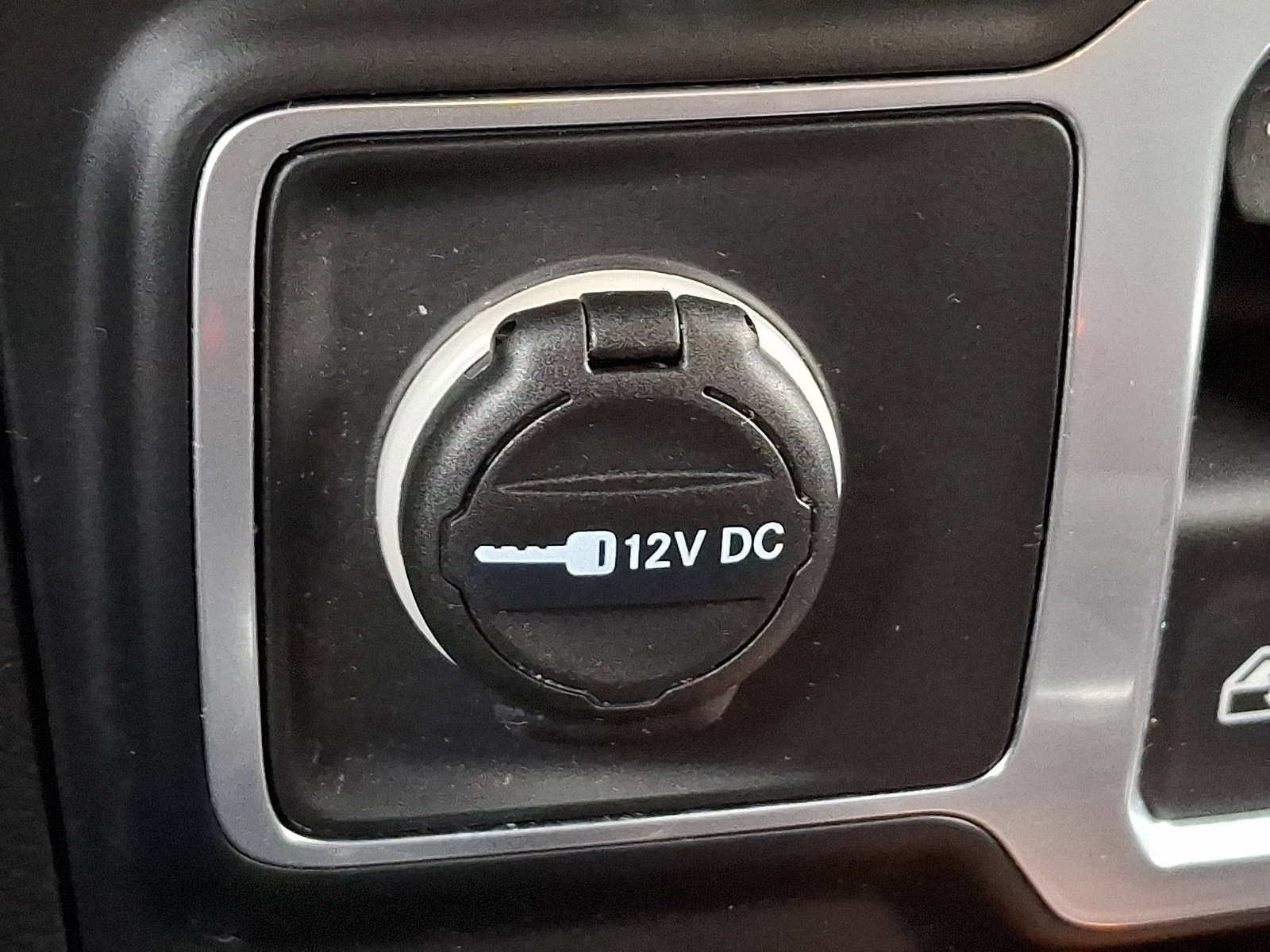 Certified 2018 Jeep Wrangler Sport image 23