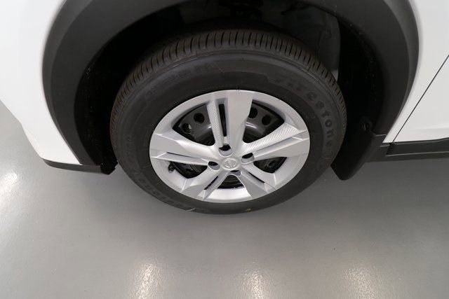 New 2025 Nissan Kicks Play S image 5