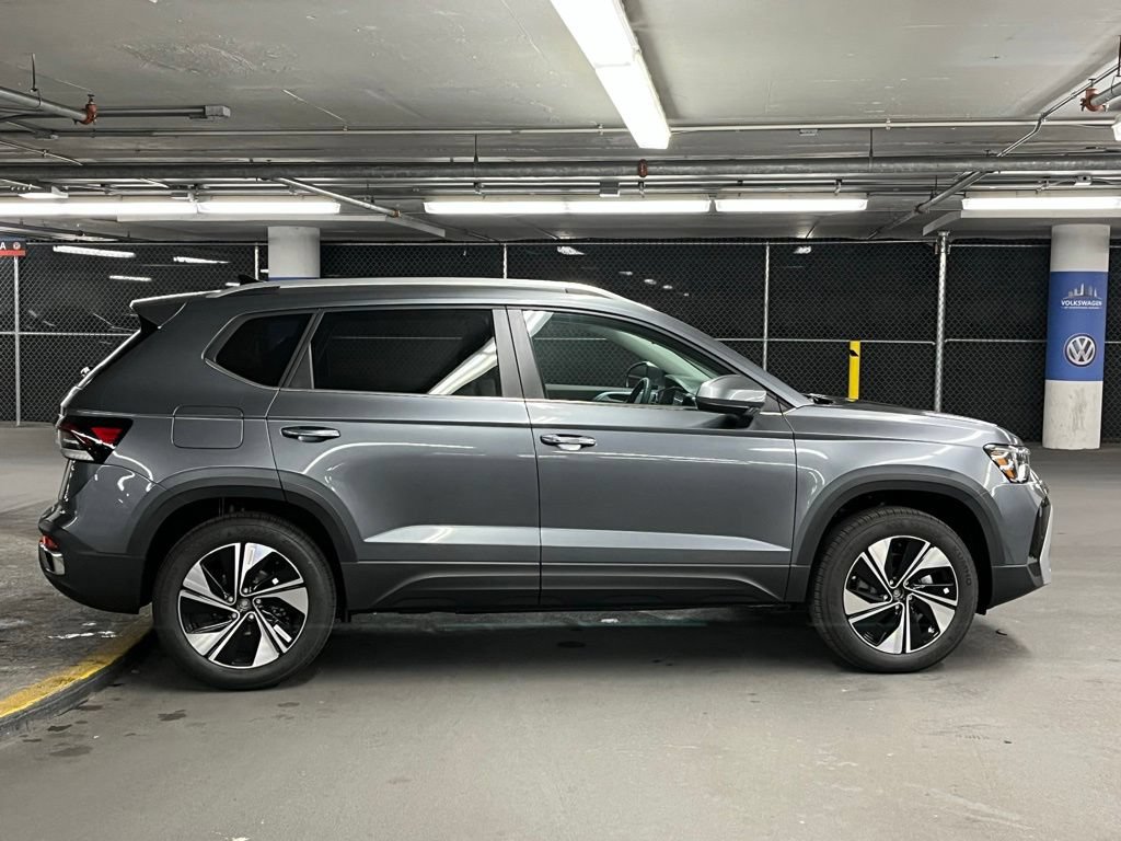 New 2026 Volkswagen Taos SE AWD/4WD image 37