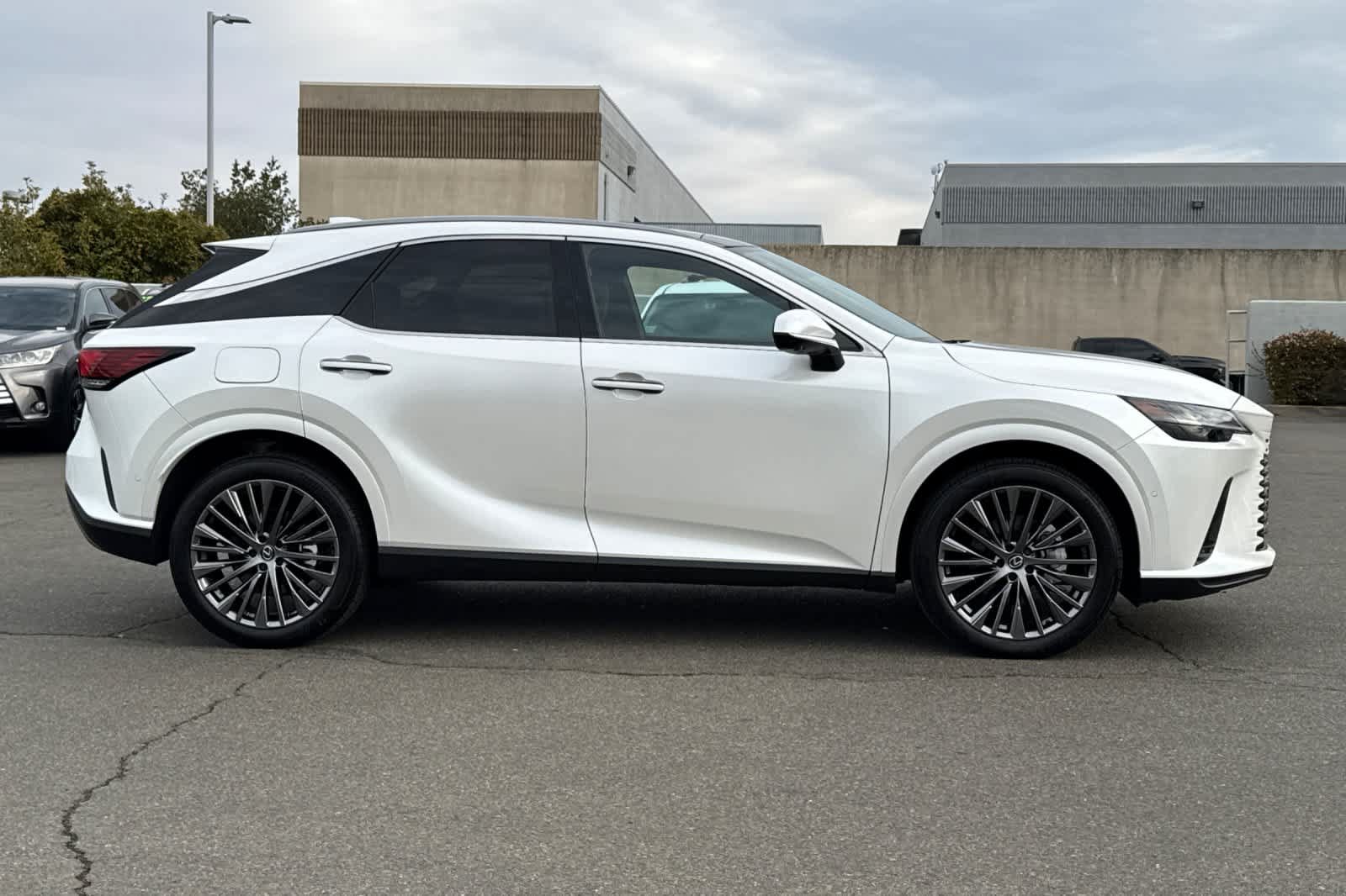Certified 2025 Lexus RX 450h AWD w/ Luxury Package image 6