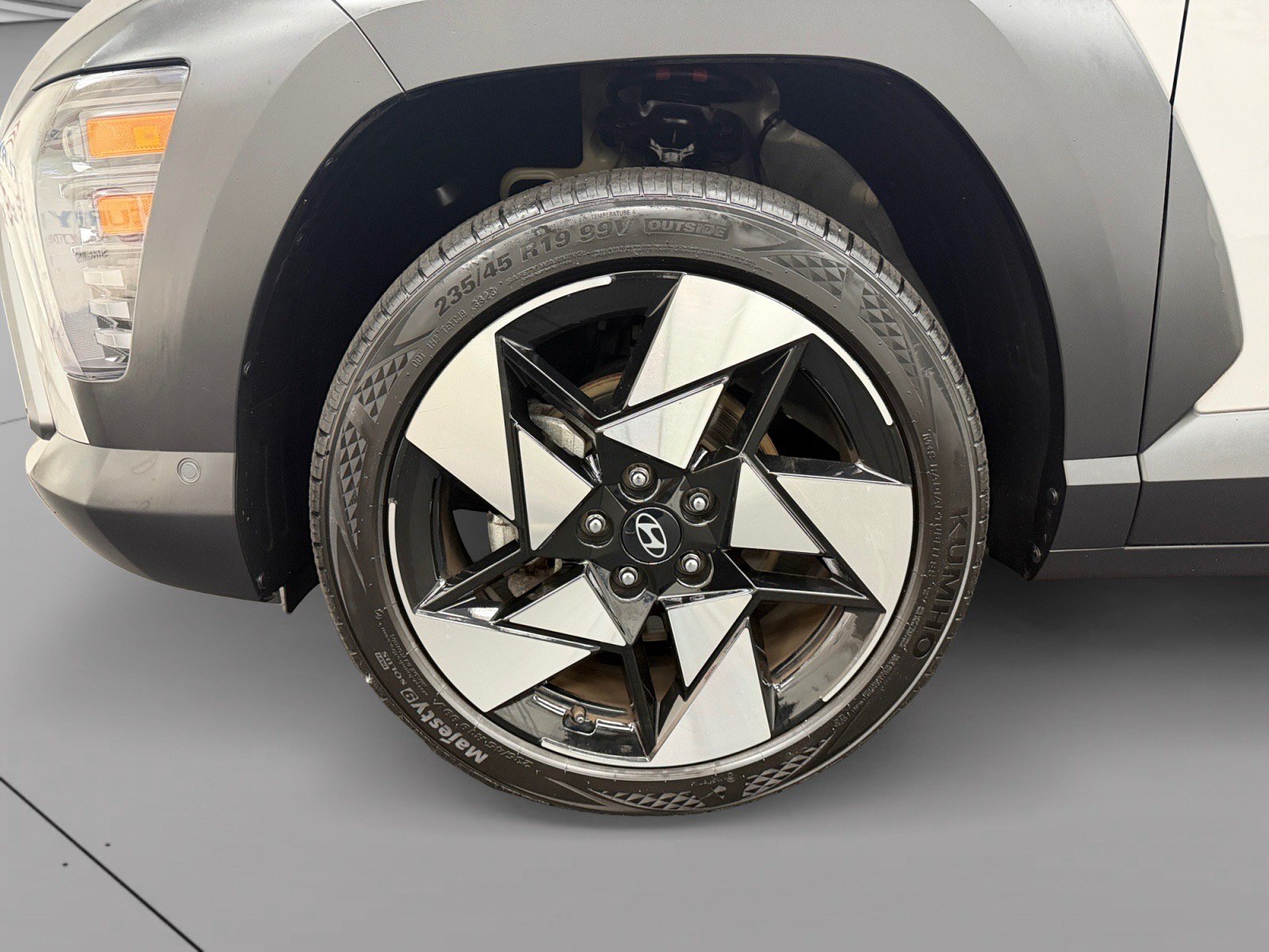 Used 2024 Hyundai Kona Limited AWD/4WD image 14