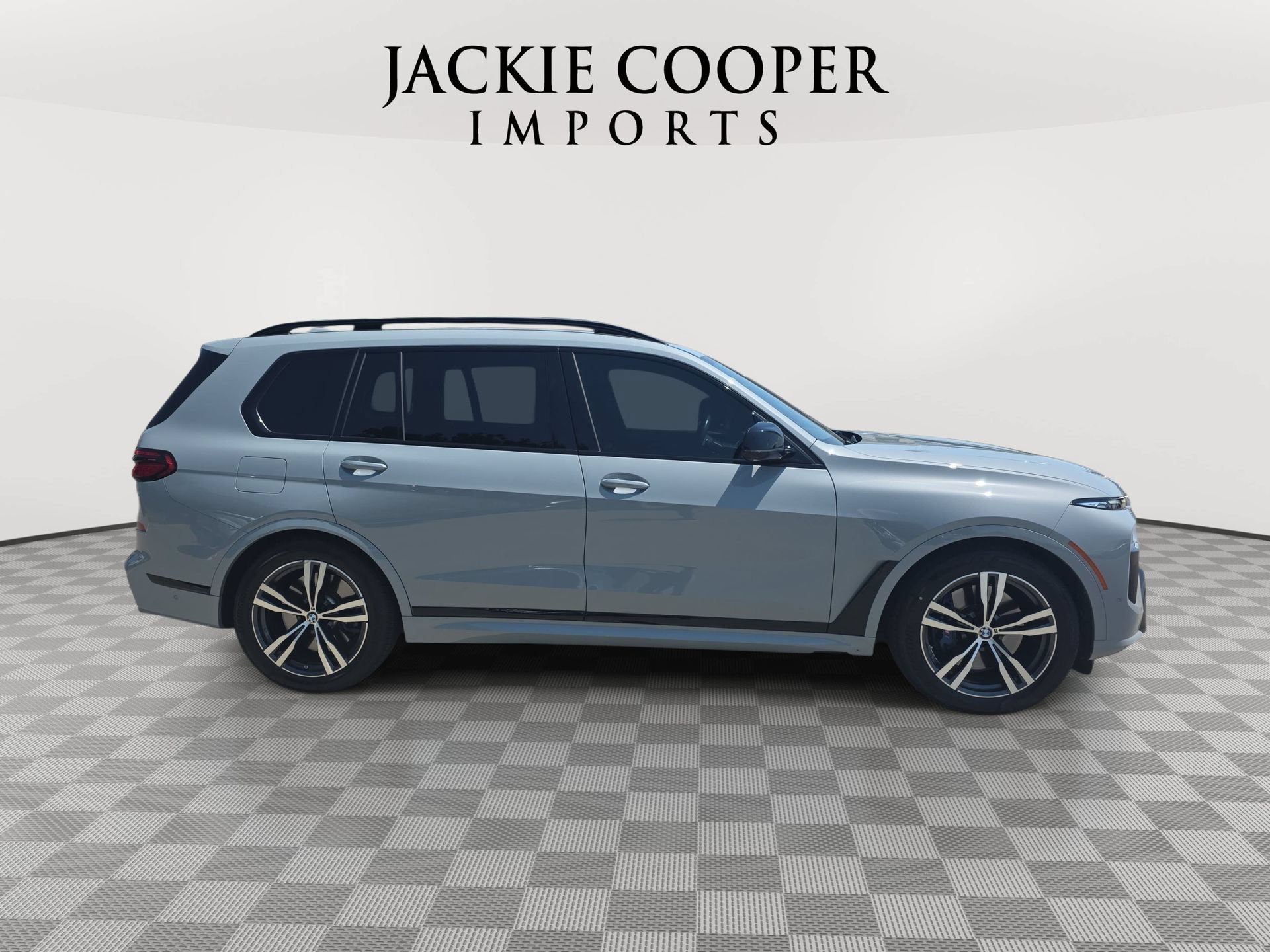Used 2024 BMW X7 M60i AWD/4WD image 4