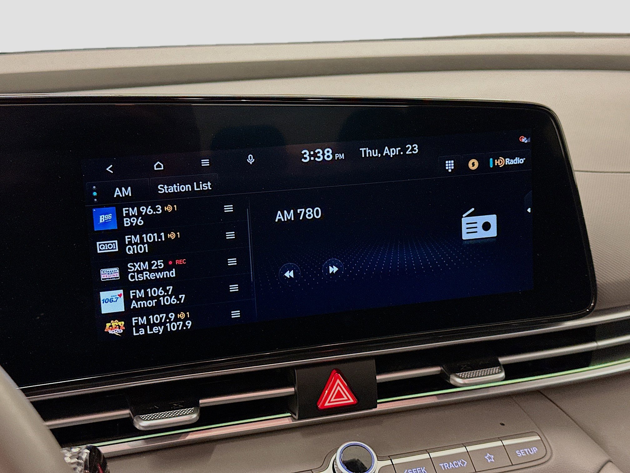 Used 2025 Hyundai Elantra SEL FWD image 21