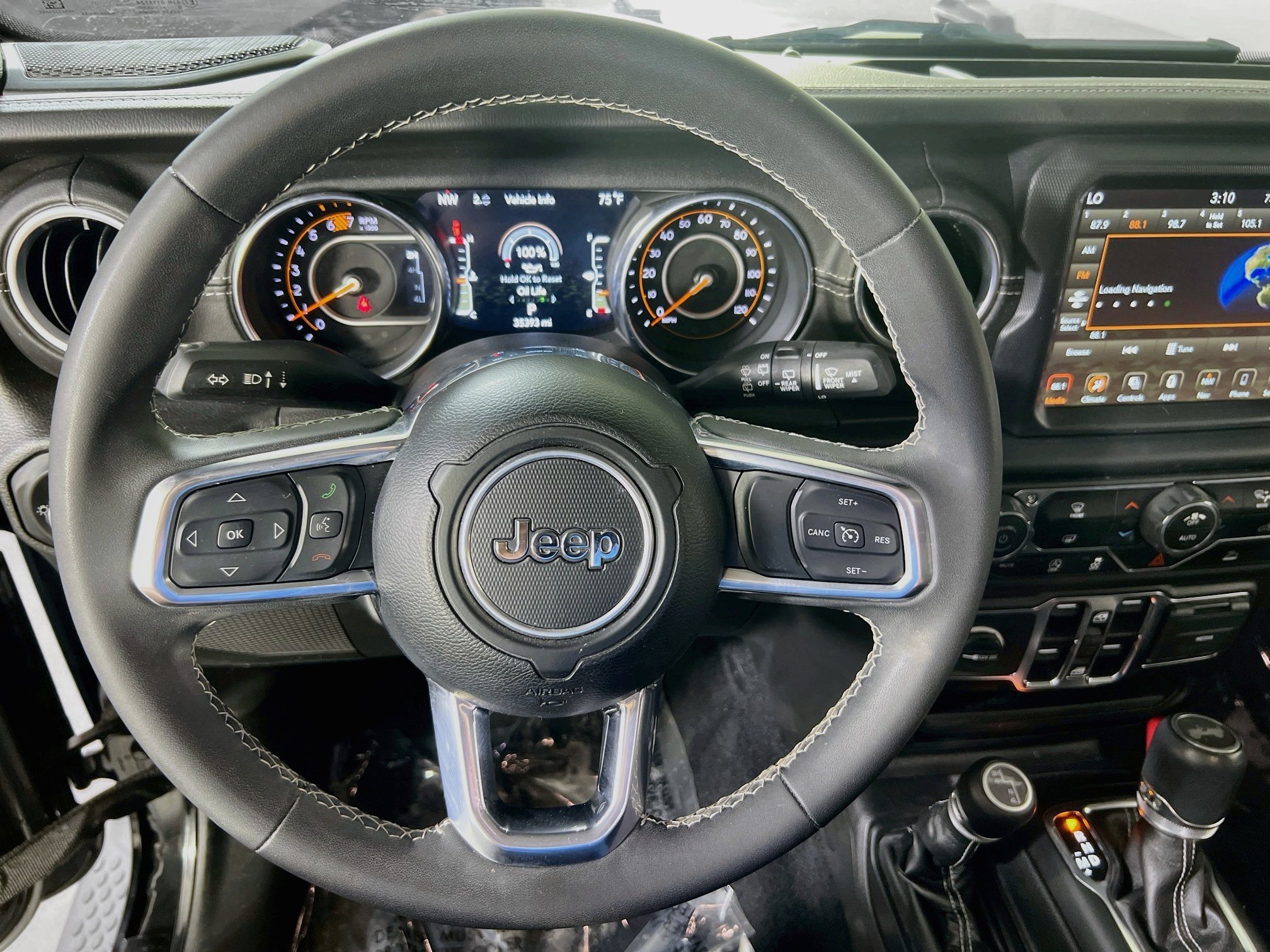 Used 2023 Jeep Wrangler Unlimited Sahara AWD/4WD image 11