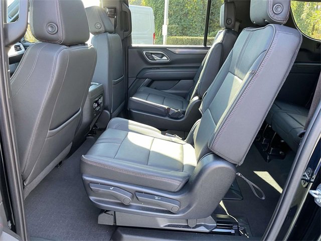 Used 2023 Chevrolet Suburban RST w/ Sport Performance Package image 27