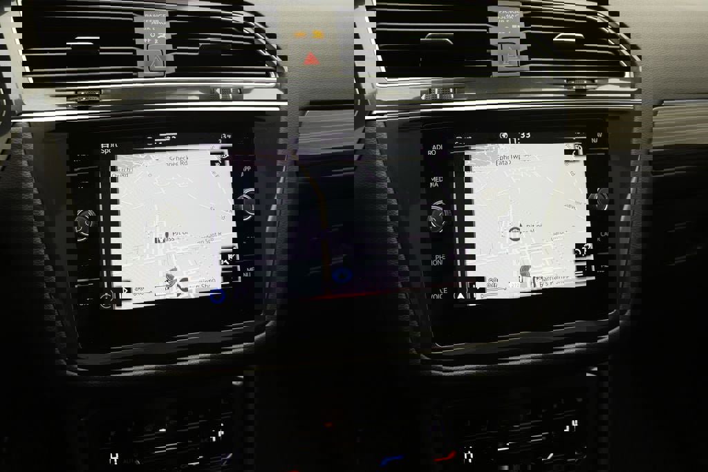 Used 2024 Volkswagen Tiguan SEL R-Line image 24