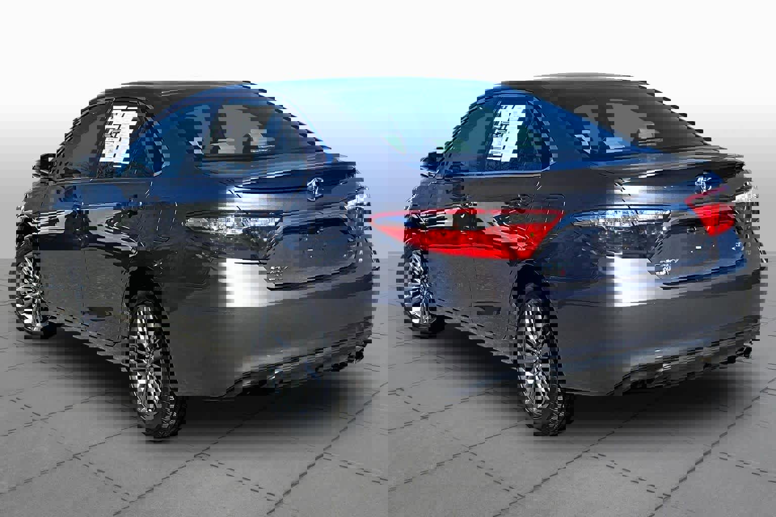 Used 2017 Toyota Camry SE FWD image 12