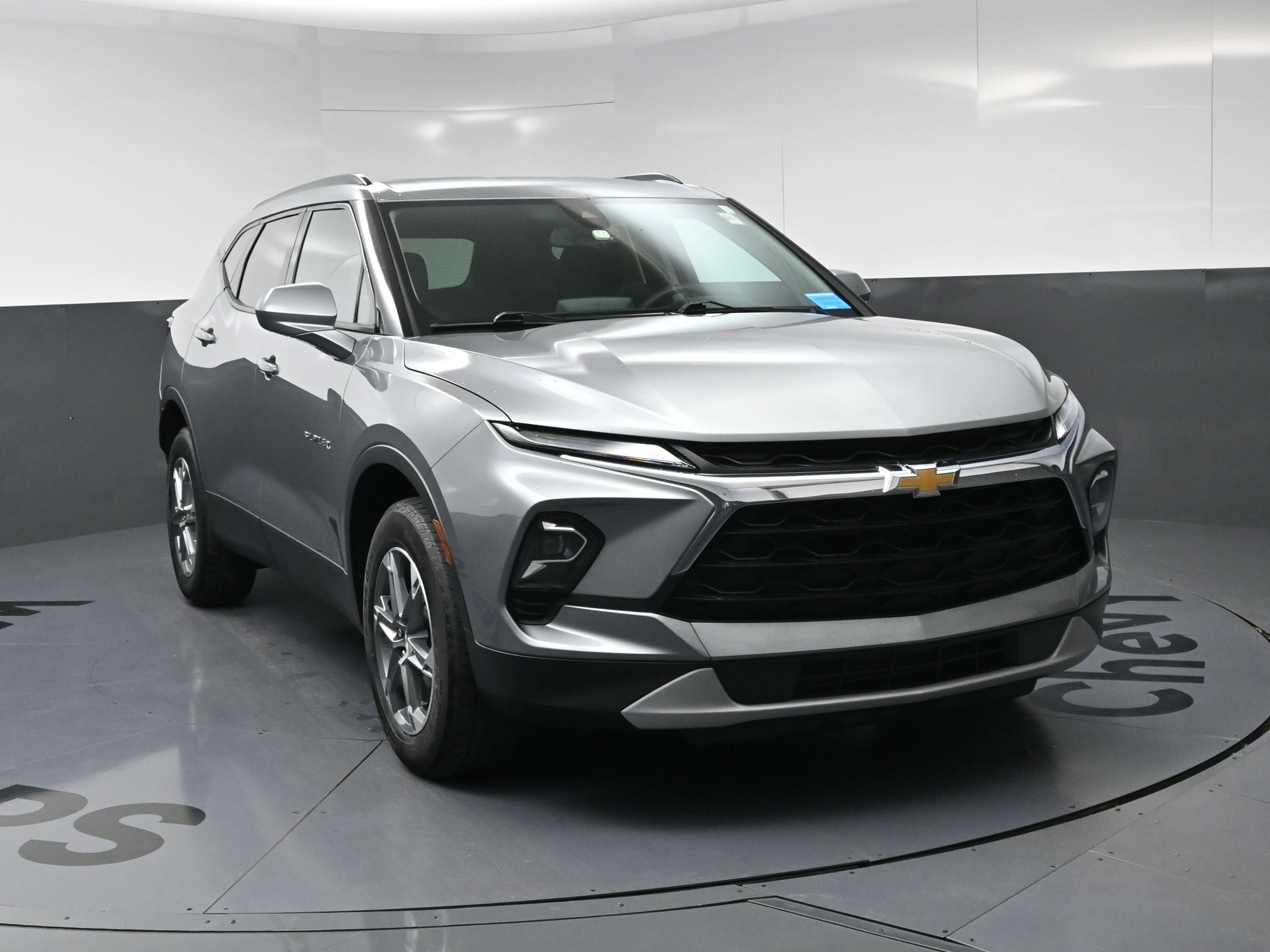 Used 2023 Chevrolet Blazer LT w/ Convenience Package FWD image 3