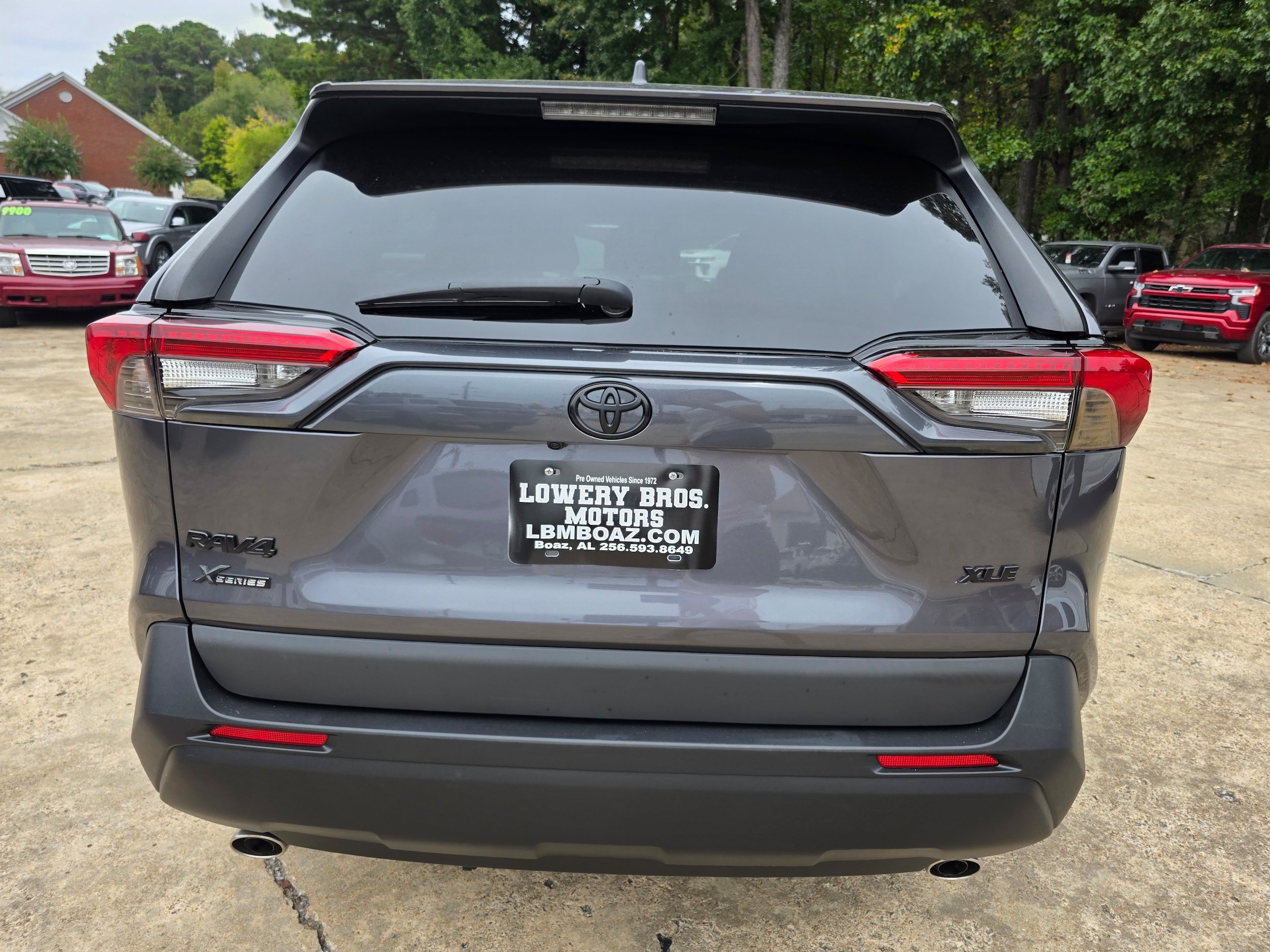 Used 2022 Toyota RAV4 XLE w/ Convenience Package FWD image 6