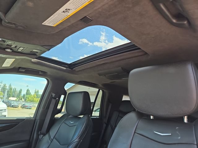 Used 2018 Cadillac Escalade Platinum AWD/4WD image 33