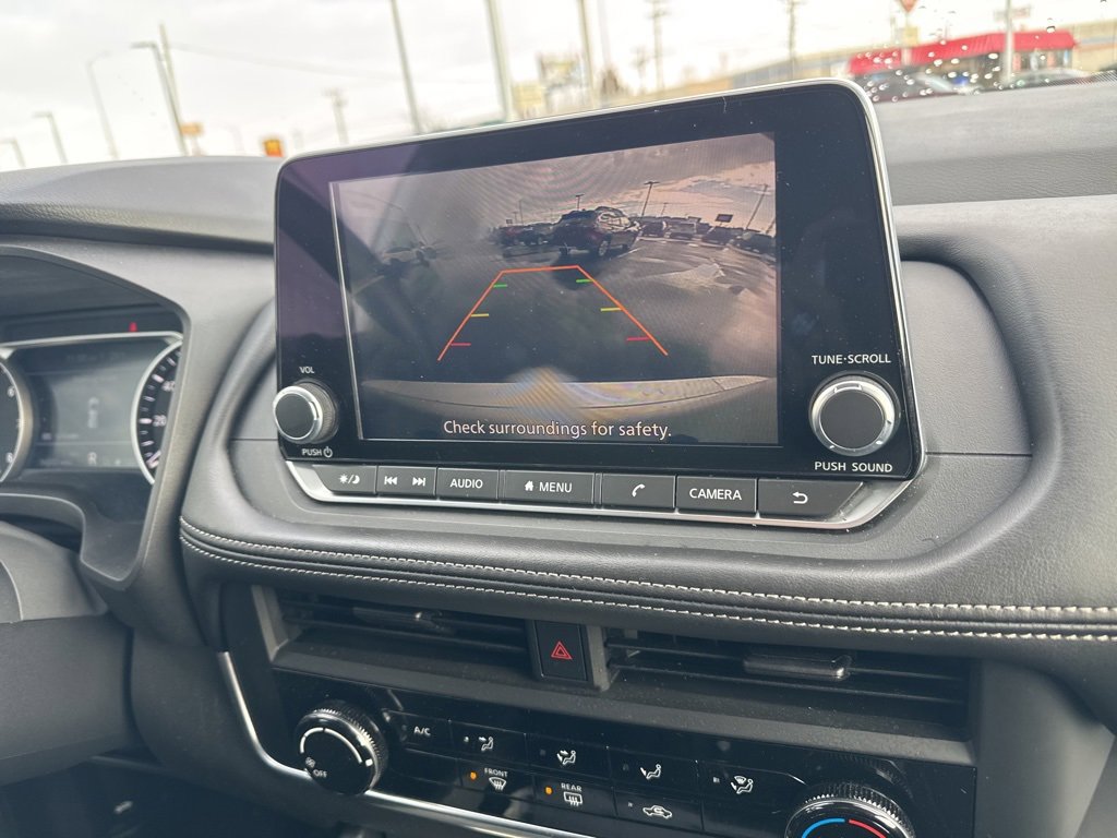 Used 2024 Nissan Rogue S image 15