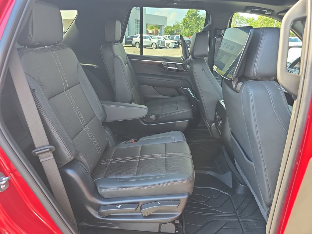 Used 2025 Chevrolet Tahoe High Country AWD/4WD image 20