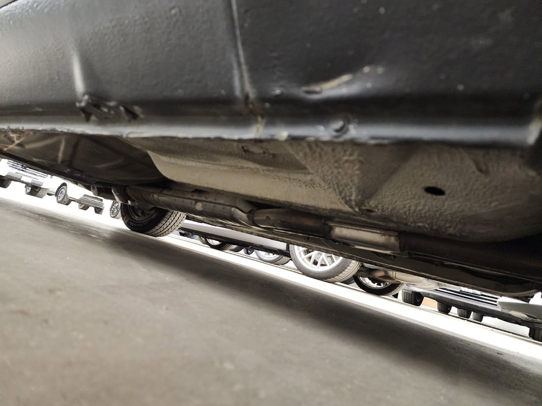 Used 1987 BMW 325i Convertible image 48