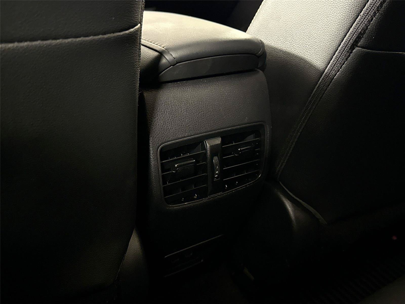 Certified 2025 Toyota Corolla Cross XLE FWD image 34