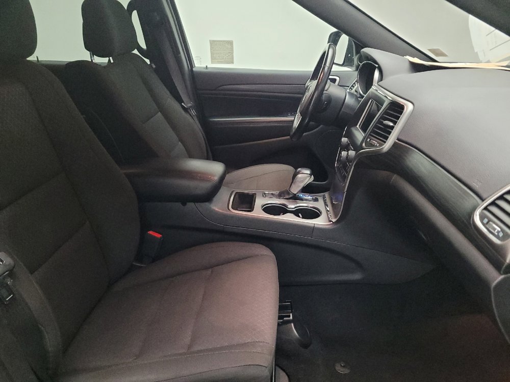 Used 2020 Jeep Grand Cherokee Laredo w/ Security & Convenience Group image 21