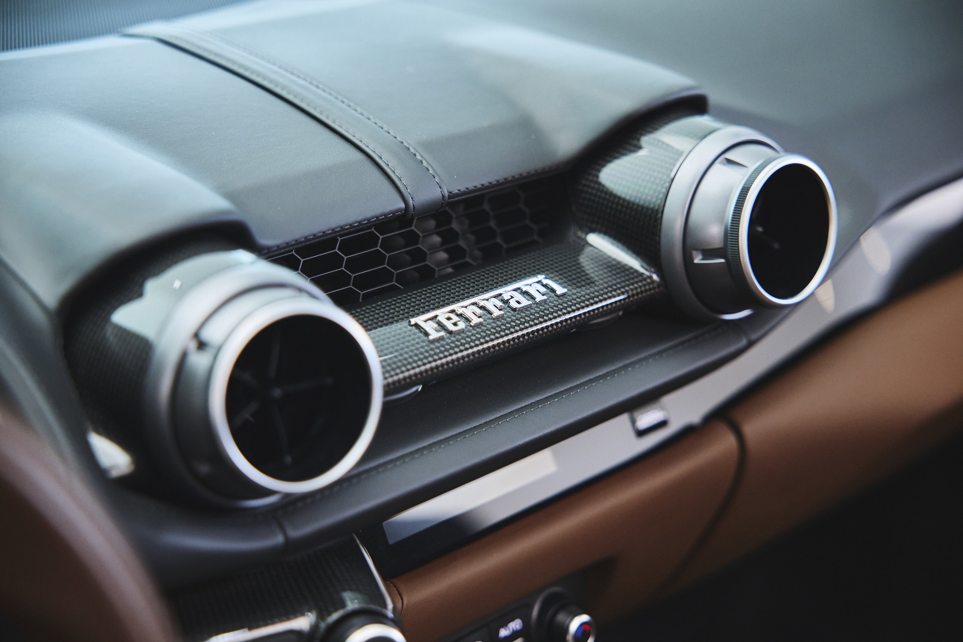 Used 2022 Ferrari 812 GTS image 24