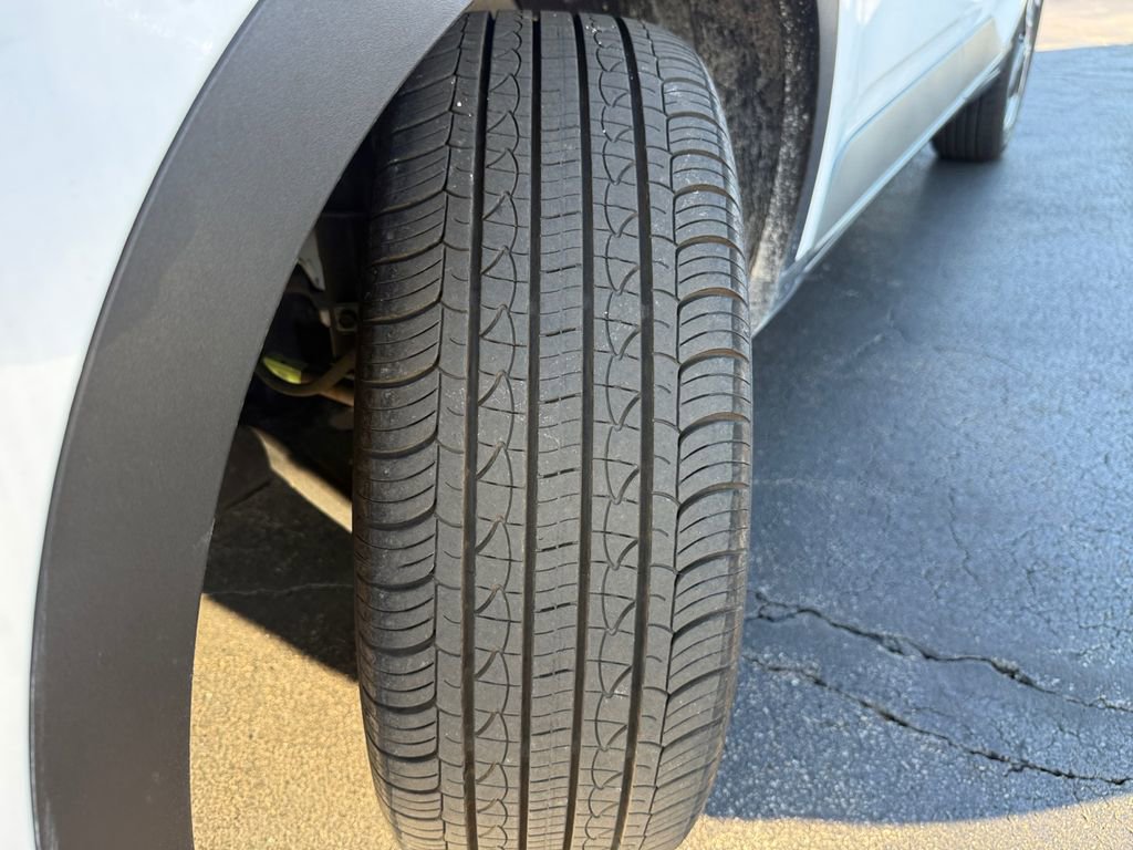 Used 2024 Hyundai Venue SEL FWD image 25