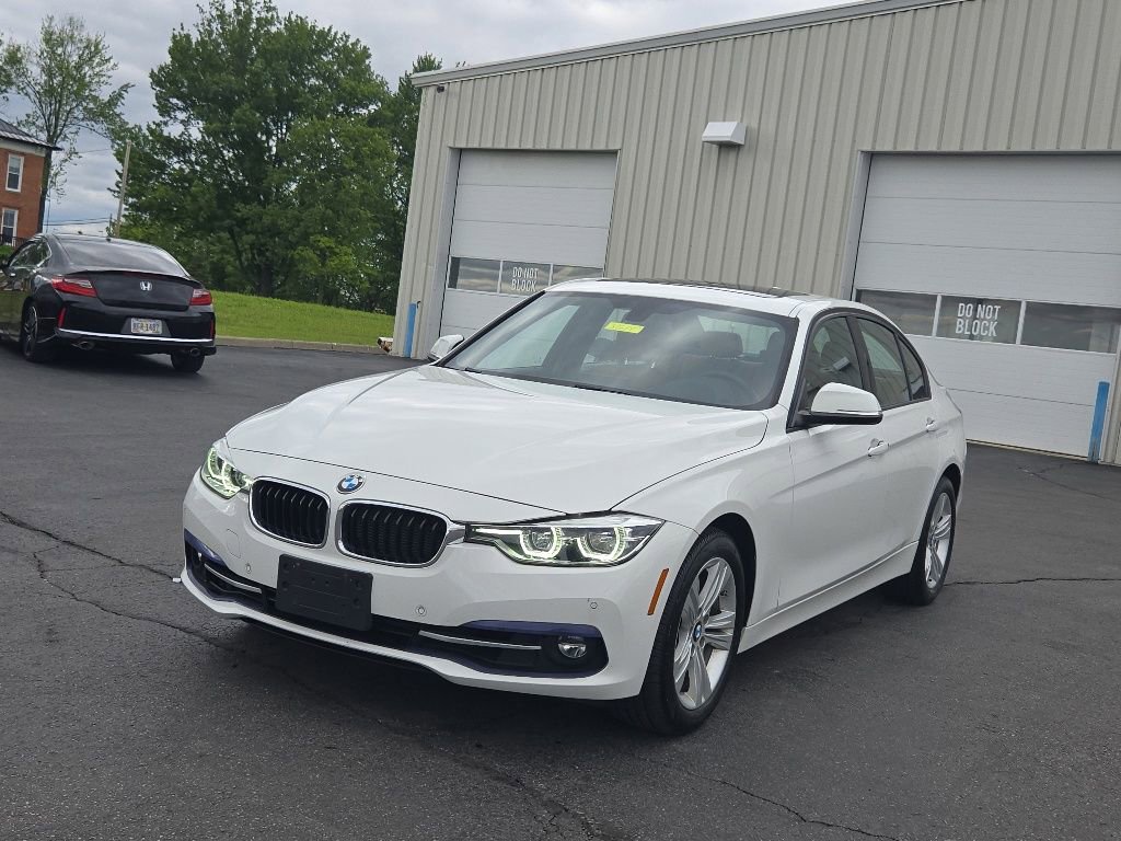Used 2016 BMW 328i xDrive Sedan AWD/4WD image 3