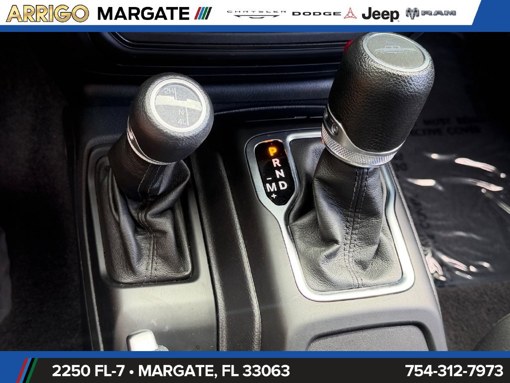 Used 2023 Jeep Gladiator Sport AWD/4WD image 24