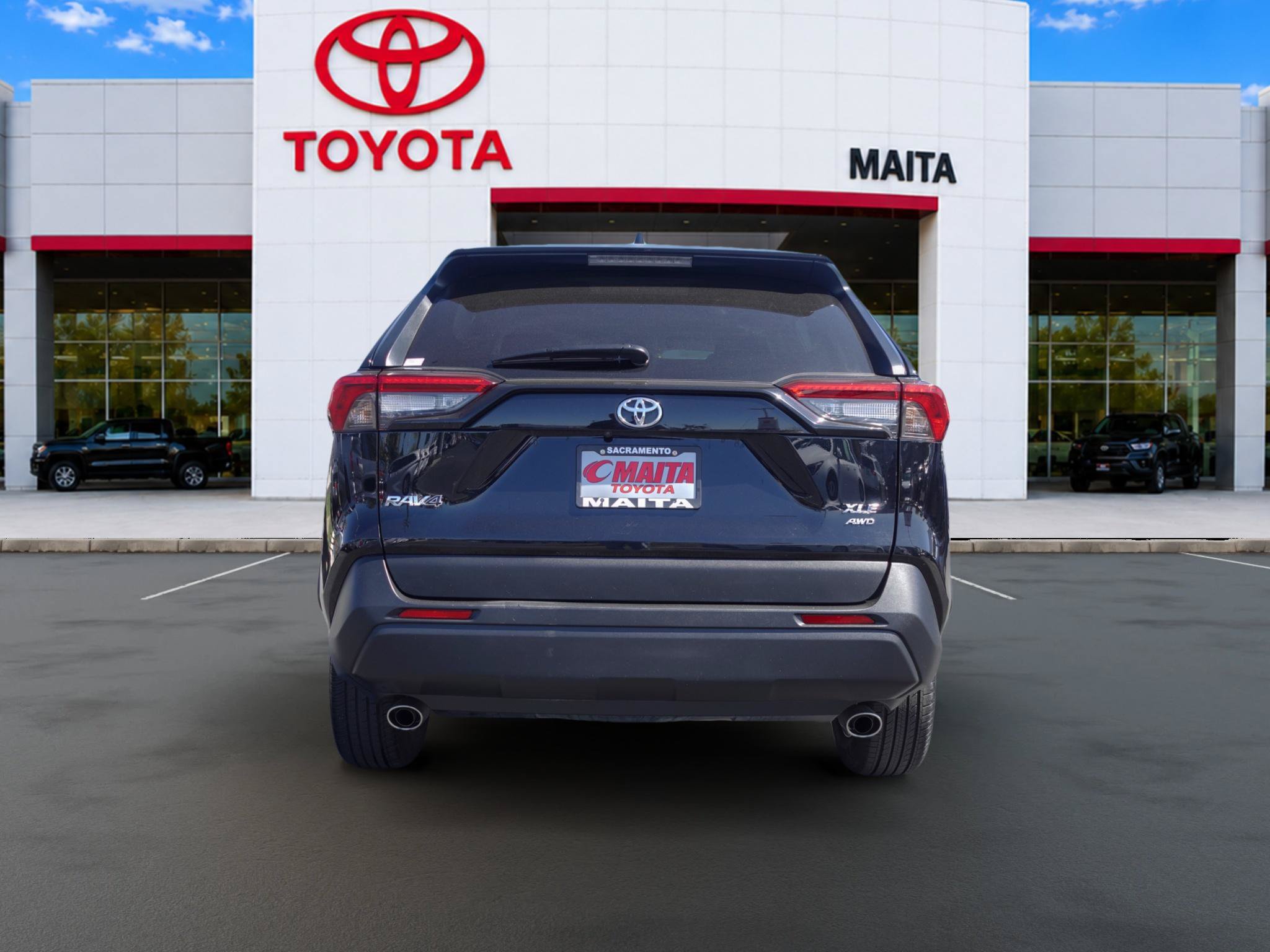 Used 2024 Toyota RAV4 XLE AWD/4WD image 4