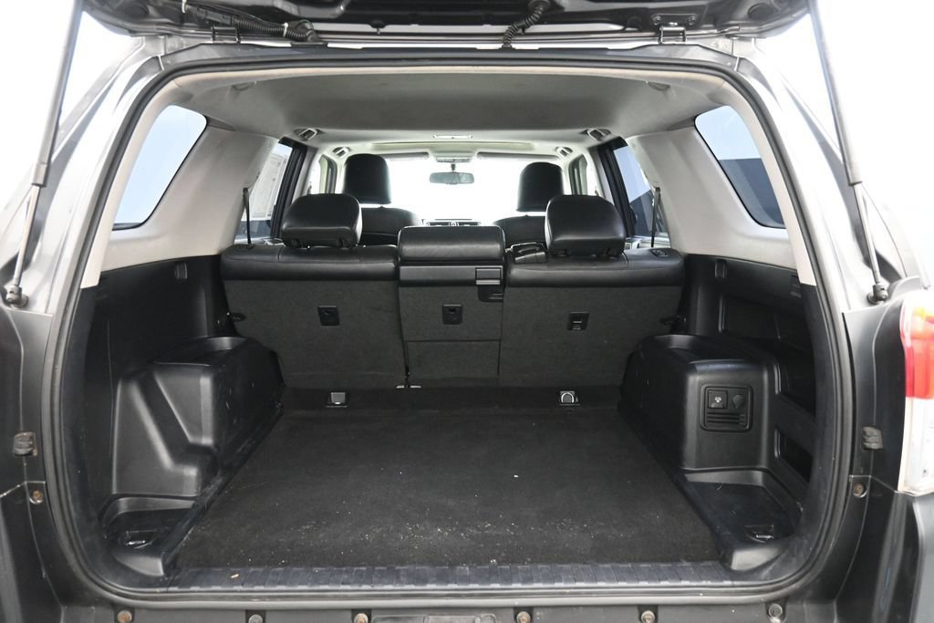 Used 2011 Toyota 4Runner SR5 w/ Premium Pkg w/Leather AWD/4WD image 22