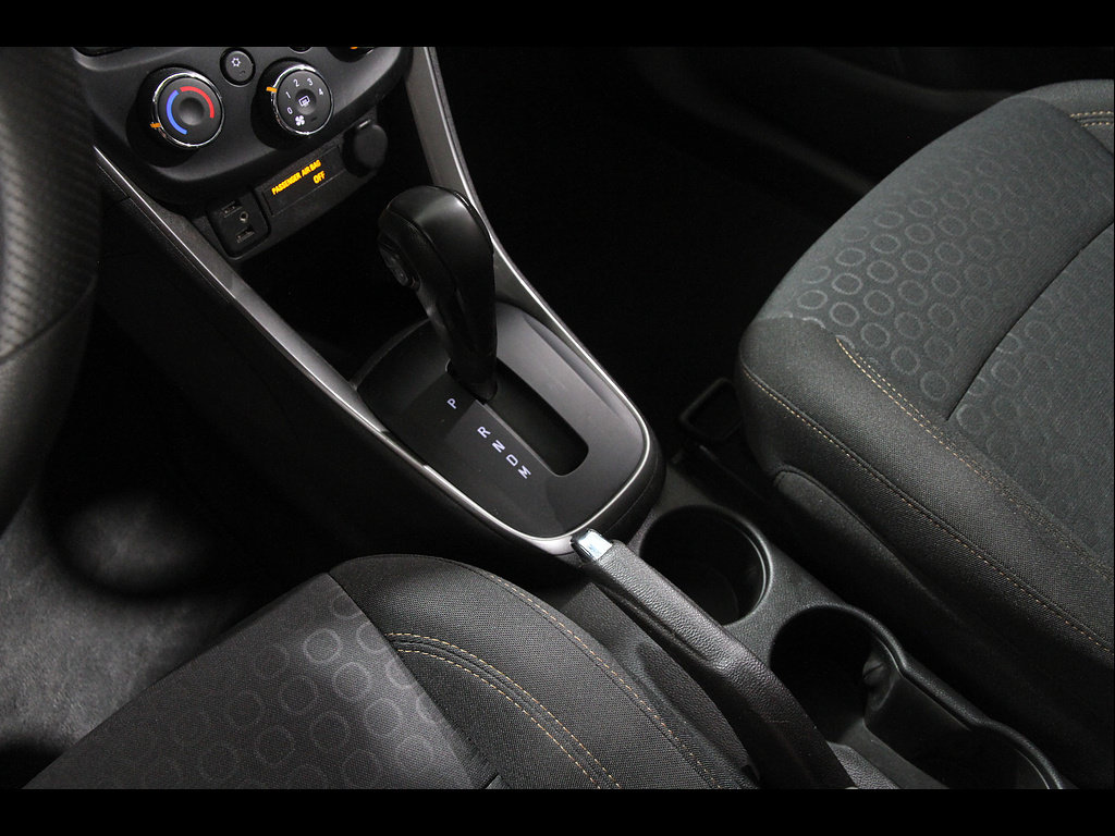 Used 2020 Chevrolet Trax LS w/ Tint and Cruise Package FWD image 12
