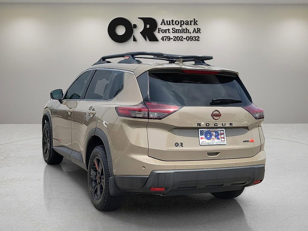 Used 2025 Nissan Rogue SV AWD/4WD image 4