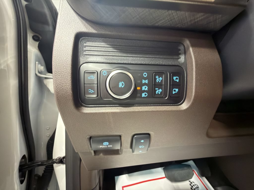 Used 2025 Ford F350 King Ranch w/ Chrome Package AWD/4WD image 23