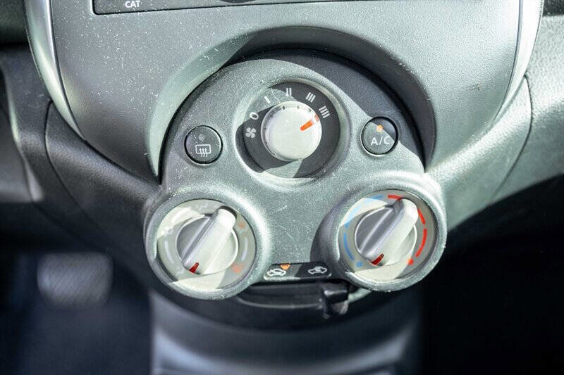 Used 2012 Nissan Versa SV w/ Convenience Pkg FWD image 14