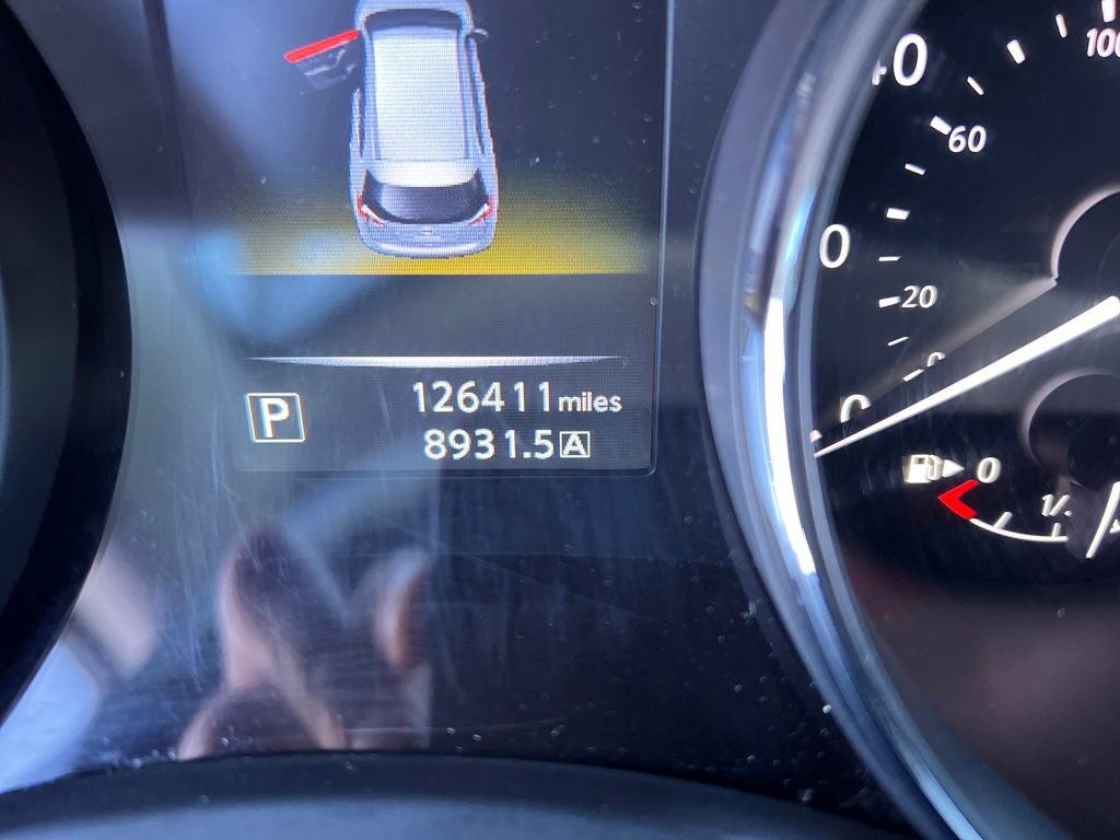 Used 2016 Nissan Rogue SV w/ SV Moonroof Package image 16