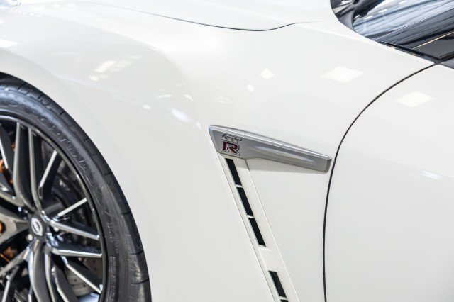 Used 2023 Nissan GT-R Premium w/ Premium Interior Package AWD/4WD image 14