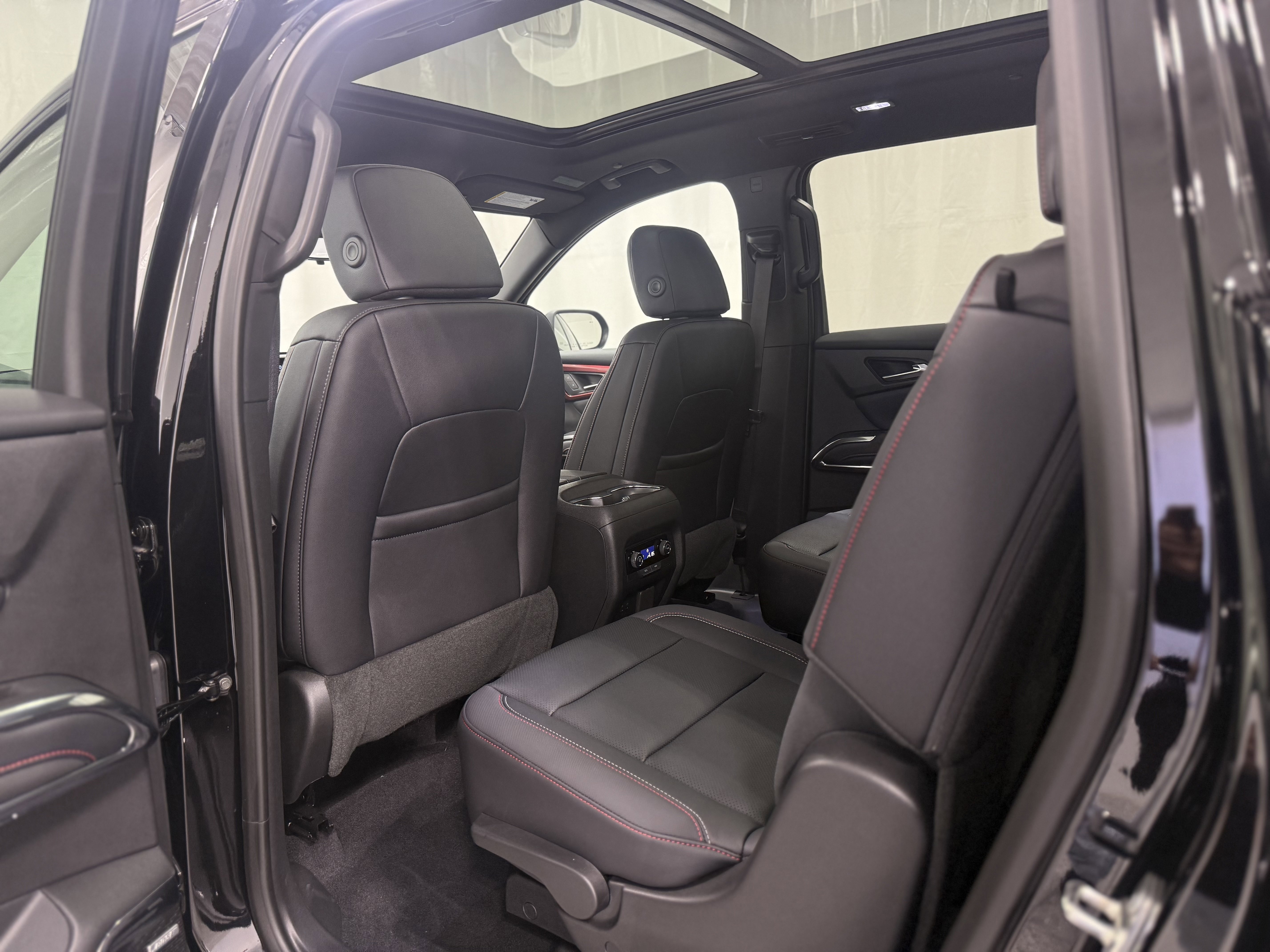 Used 2025 Chevrolet Traverse Z71 w/ Enhanced Driving Package image 26