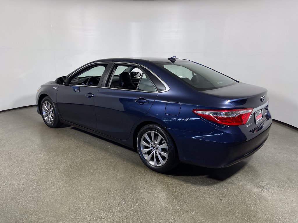 Used 2016 Toyota Camry XLE w/ Moonroof Package FWD image 5